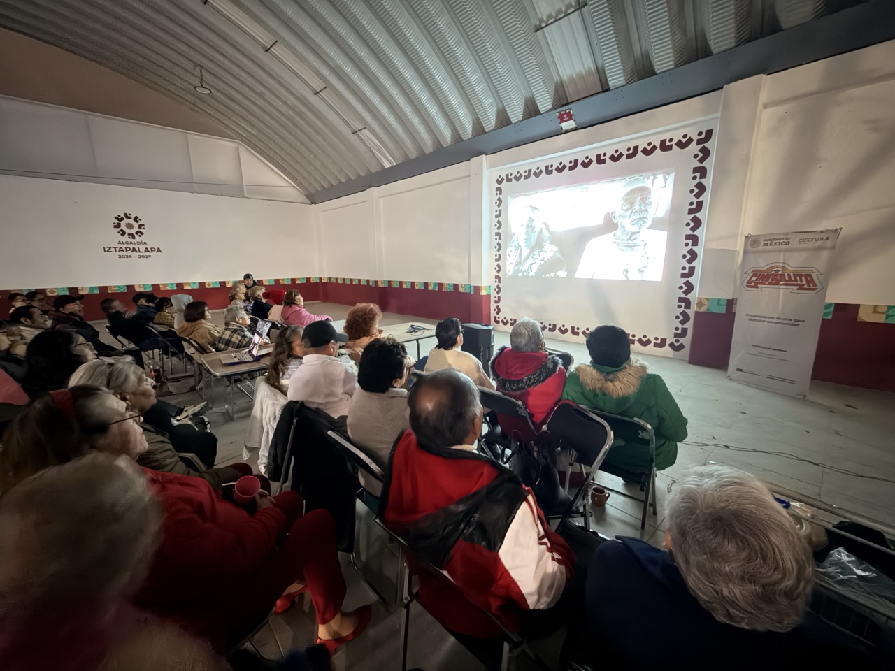 Actividad Cultural Comunitaria: Cine Sillita en el Centro Comunitario "Centauro del Norte", Iztapalapa, Ciudad de México